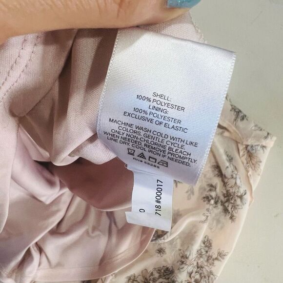 Express pink floral spring and summer party dress plus size - Picture 8 of 9